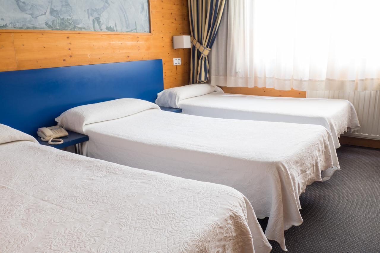 סנטה קרוז דה בת'אנה Hotel Bezana Lago מראה חיצוני תמונה