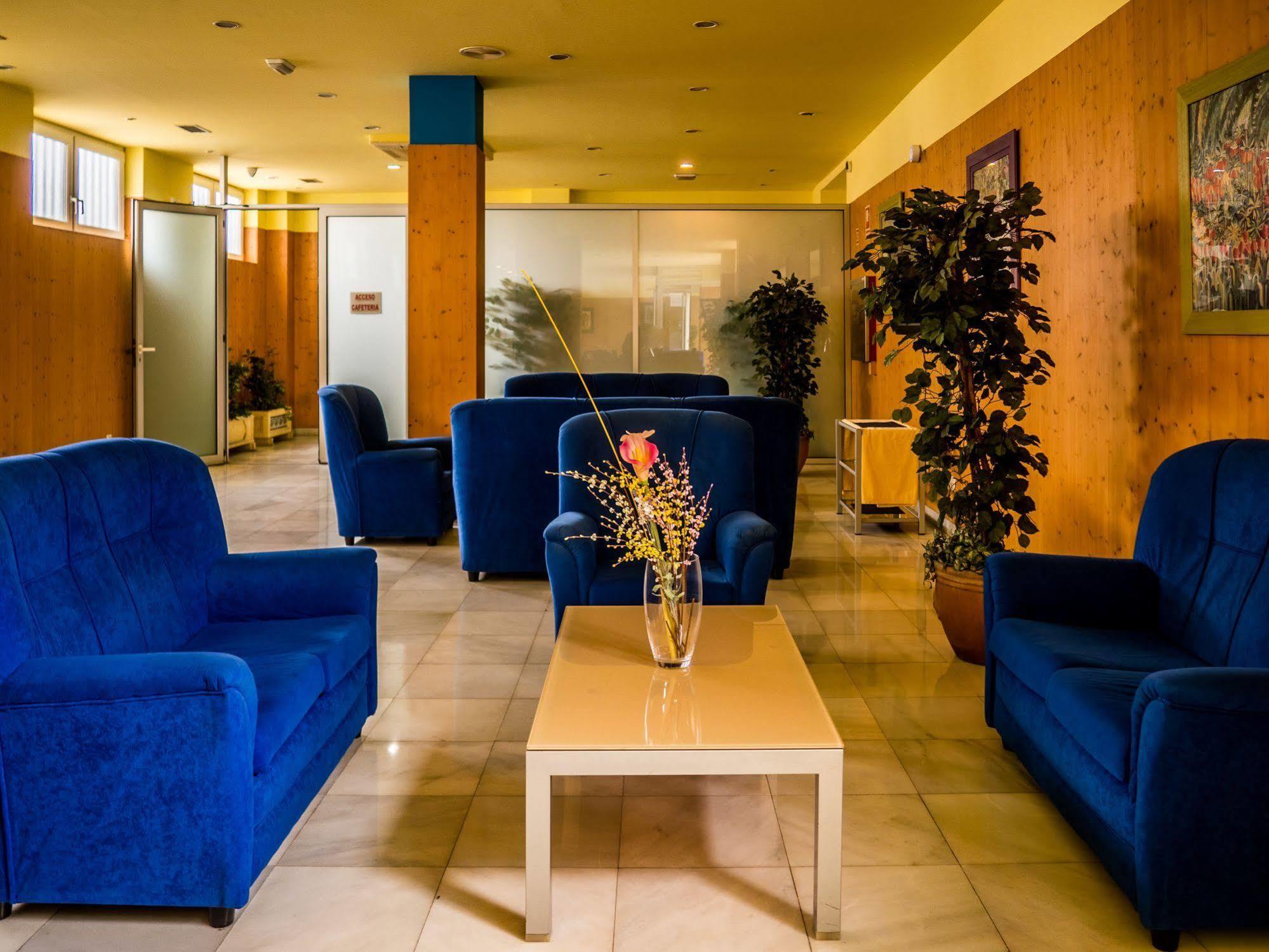 סנטה קרוז דה בת'אנה Hotel Bezana Lago מראה חיצוני תמונה