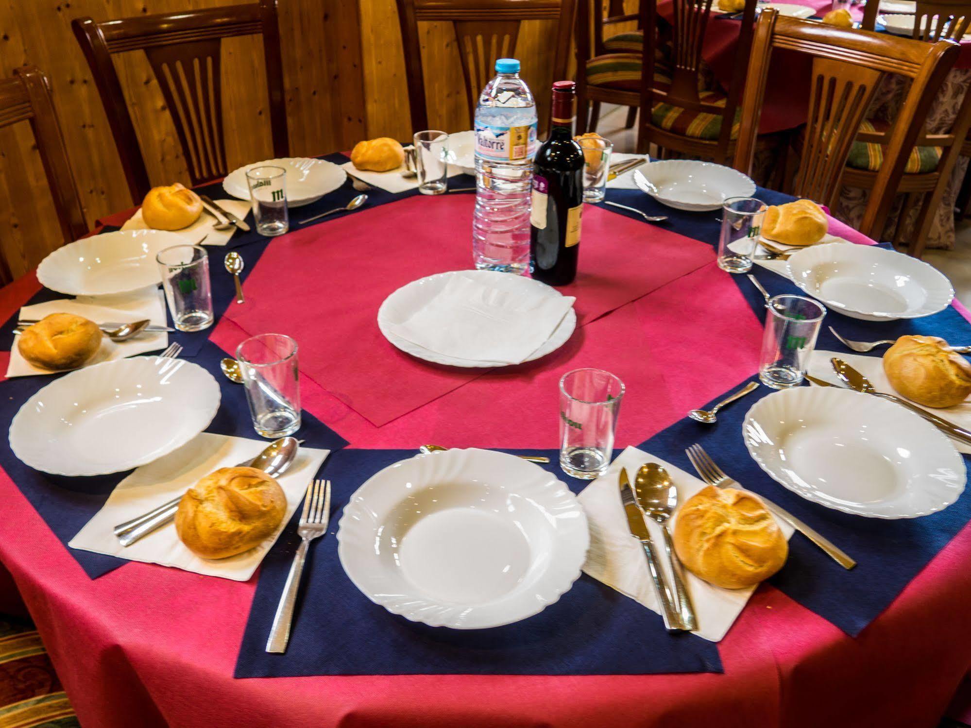 סנטה קרוז דה בת'אנה Hotel Bezana Lago מראה חיצוני תמונה