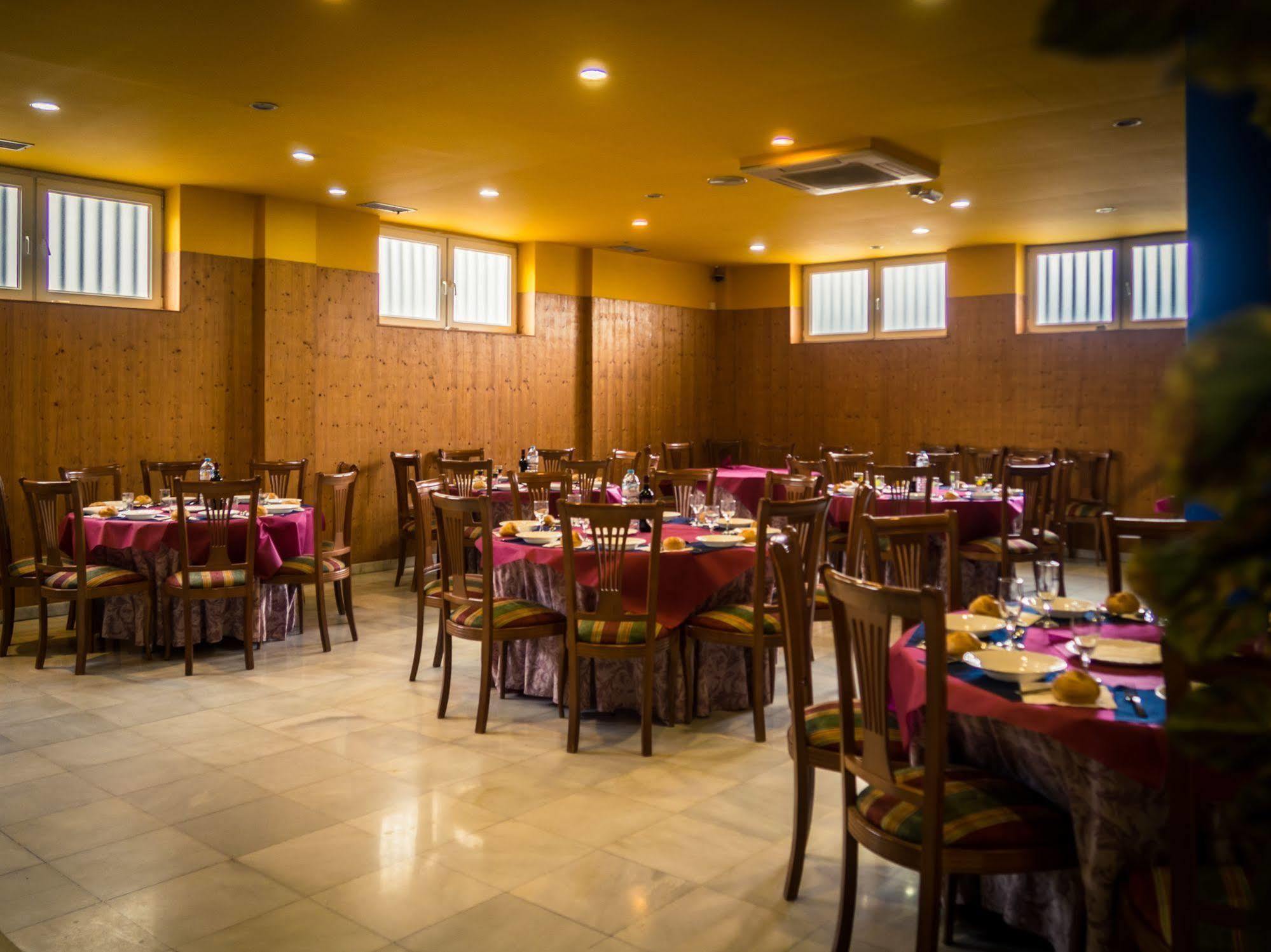 סנטה קרוז דה בת'אנה Hotel Bezana Lago מראה חיצוני תמונה